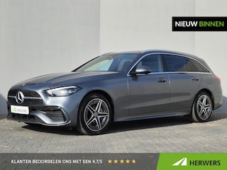 Mercedes-Benz C-klasse 300 e AMG Line / SOH 99,8% / Elektrische trekhaak / Stoelverwarming / Elektrische achterklep / Trekgewicht 1800 kg / Burmester Audio Systeem / Adaptief cruise control / Achteruitrijcamera / Apple Carplay Android Auto /