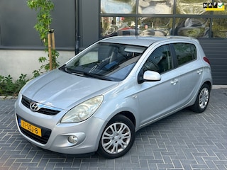 Hyundai i20 1.4i DynamicVersion | Airco | 5 deurs | Isofix | APK