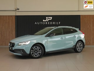 Volvo V40 1.5 T3 Summum AMAZON BLUE|ADAPT.CRUISE|BLIS|LEDER|STOELVERWARMING V&A|HARMAN/KARDON|PDC|2 Sets LM-VELGEN