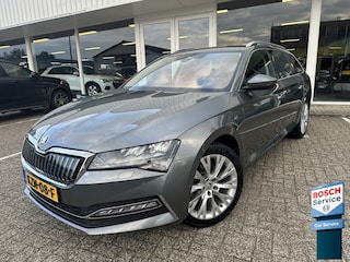 Skoda Superb Combi 1.4 TSI iV Style | Leder | Virtual | Apple/Android | Adapt. Cruise | Stoel- Stuur en achterbank verwarming | Keyless