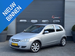 Opel Corsa 1.8-16V Silverline GSI 125 Pk | Airco | Elektrische Ramen | Lichtmetalen Velgen |