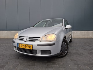 Volkswagen Golf 1.6 Trendline Bns | Automaat | Airco | Trekhaak | Distributie vernieuwd | NAP | 5 deurs | All seasonbanden
