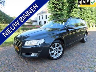 Volvo V70 1.6 T4 Nordic+ Automaat 180 PK!! Leer Stoelverwarming Navigatie Ecc Cruisecontrol Pdc Lm Velgen Trekhaak ***Dealer Onderhouden***NL Auto***