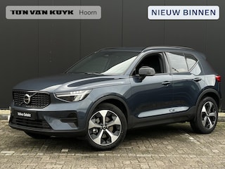 Volvo XC40 2.0 B4 Plus Dark / Stuur- Stoelverwarming / Trekhaak / Harman Kardon / All-Season banden / Apple Carplay / Android Auto / Adaptieve Cruise Control / Blis /