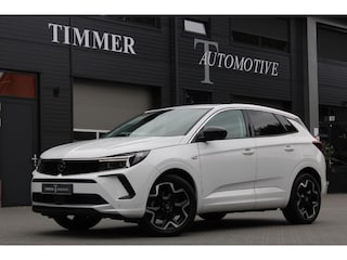 Opel Grandland 1.6 Turbo Plug-In Hybrid 225 pk + Business Elegance + Weinig kilometers + 19 Inch + Luxe Stoelen + 360 Camera + Adaptieve cruise + Stoel/stuurverwarming + Leuke uitvoering!