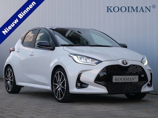 Toyota Yaris 1.5 Hybrid GR Sport 116 Pk Automaat Camera / Apple Carplay / DAB / Stoelverwarming / 18 inch