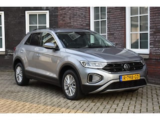 Volkswagen T-Roc Wij zijn op afspraak geopend! Graag bellen voor uw komst.