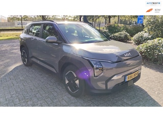 Kia EV3 Air 81.4 kWh 4874 km !! SOH= 100% trekhaak incl. BTW