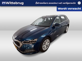 Skoda Octavia Combi 1.0 TSI Business Edition Plus / TREKHAAK/ CRUISE/ PARK.SENSOR.V+A/ CAMERA/ STOELVERWARM./ KEYLESS/ DIGITAL DASH/ NAVI/ CLIMA