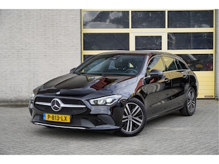 Mercedes-Benz CLA Shooting Brake 180 Automaat! Business Solution BJ2022 Lmv 17" | Led V+A | Pdc | Achteruitrijcamera | Navi | Virtual cockpit | Climate control | Cruise control | Sportstoelen | Verwarmde voorstoelen | Zwarte hemel | Getint glas