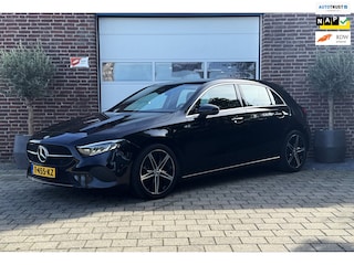 Mercedes-Benz A-klasse 180 Luxury Line|Leer|Sfeerverlichting|KeylessGo|