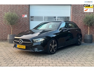 Mercedes-Benz A-klasse 180 Luxury Line|Leer|Sfeerverlichting|KeylessGo|