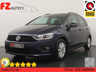 Volkswagen Golf Sportsvan 1.2 TSI Highline Automaat - Navigatie - Stoelverwarming - Trekhaak