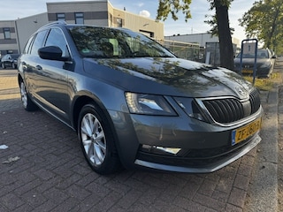 Skoda Octavia Combi 1.6 TDI Greentech Ambition Automaat Airco/ECC,Navigatie EXPORT PRIJS