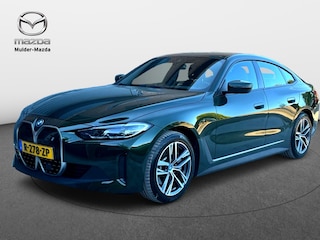 BMW i4 eDrive40 | Luchtvering | Stoelverwarming | Leder