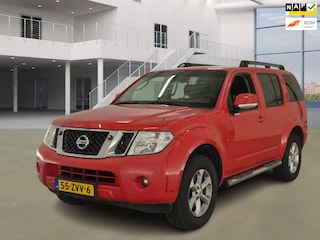 Nissan Pathfinder 2.5 dCi SE
