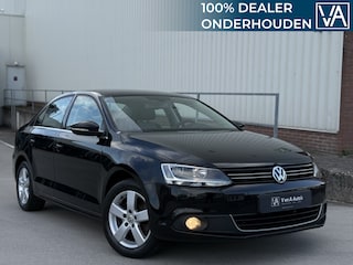 Volkswagen Jetta 1.4 TSI Highline | DSG | Leder | NL-AUTO