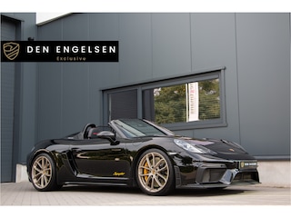 Porsche 718 4.0 | Keramische | 918 Carbon Seats | PASM + PADM | PDLS+ | Bose | Carplay | PDK | Sport Chrono Plus | Sportuitlaat | Carbon Interieur / Exterieur | PDK | 20" | Stuurverwarming | Lederpakket | Camera | Neus PPF | Glascoating | Dealer O.H