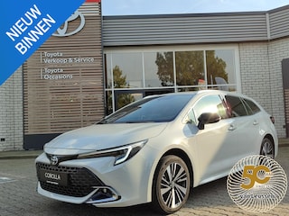 Toyota Corolla Touring Sports Hybrid 140 DYNAMIC STOEL/STUURVERW PARK-SENSOREN NAVI APPLE/ANDROID 17'' LM-VELGEN CAMERA AD-CRUISE CLIMA LED KEYLESS