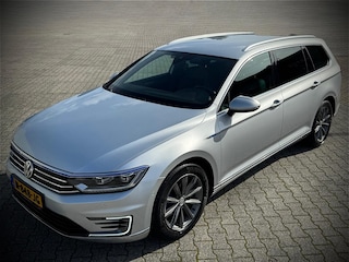 Volkswagen Passat Variant 1.4 TSI GTE / Alcantara-Leder / Highline / Zwarte hemel / Camera / Adaptive cruise!