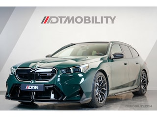 BMW 5-serie Touring | M-Drivers & Performance Pack | Keramisch | Akrapovič | Goodwood Grün |