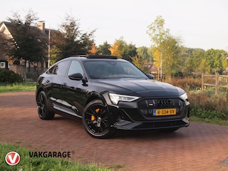 Audi E-tron 55 quattro S edition 95 kWh | Panoramadak | 360 Camera | Dubbele Laadpoort | Apple Carplay | ACC | NL-auto |