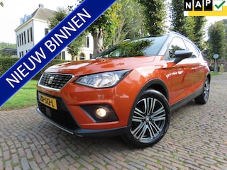 Seat Arona 1.0 TSI Xcellence Business Intense Keyless Achteruitrijcamera Carplay A.E.B Navigatie Parkassist Led Lm Velgen Trekhaak