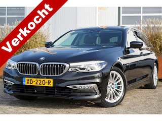 BMW 5-serie Touring 520d High Executive 190pk | Apple Carplay/Android Auto | Cruise control adaptief | Dodehoekdetectie | Elektrisch glazen panorama-dak | Head-up display | Luxe lederen bekleding | Rondomzicht camera | Stoel verwarming/ventilatie voor | Dealer onderhouden!