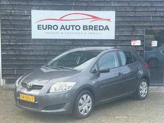 Toyota Auris 1.4-16V Terra