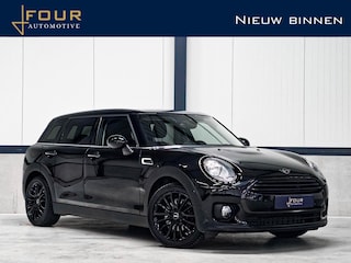 Mini Clubman 1.5 Cooper Black edition | Carplay | Stoelverwarming | Keyless | Sfeerverlichting | All Season