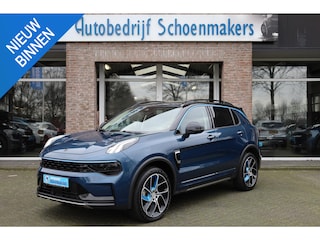 Lynk & Co 01 1.5 261PK! 360-CAMERA STOELVERWARMING PANO/SCHUIF MEMORY INFINITY DAB NAVI CARPLAY ELEK.ACHTERKLEP 20"LMV