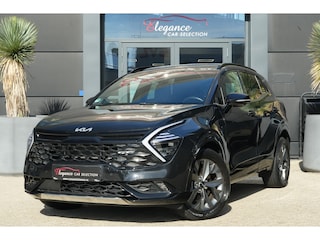 Kia Sportage 1.6 T-GDi Hybrid GT-PlusLine | 230PK | Panoramadak | 360°Camera | Trekhaak | Deze zeer complete Kia Sportage GT-PlusLine Hybrid met 230 pk combineert een moderne, krachtige uitstraling met een uitzonderlijk rijke uitrusting. Van het grote panoramadak en de 360°-camera