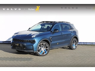 Lynk & Co 01 /360 Camera/ Adaptieve cruise control/ Elektrische stoelen/ BLIS/ Stoelverwarming/ Elektrische achterklep/ Climate control/ Parkeersensoren met camera/ Regensensor/ Keyless entry