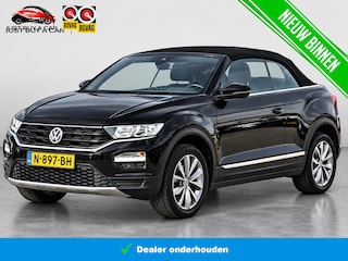 Volkswagen T-Roc 1.0 TSI Style Afn. Trekhaak | Stoelverwarming | Apple Carplay & Android | Led | Clima |