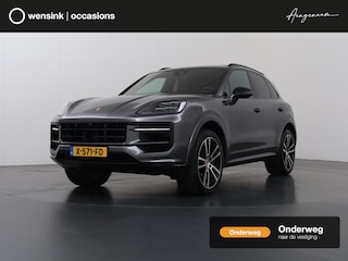 Porsche Cayenne 3.0 E-Hybrid | Luchtvering | Sport-Uitlaat | Trekhaak | Sport-Design-Zwart | GT-Sportstuur | Panormadak | Stoelverwarming/Ventilatie | Surround View | SoftClose | HUD | 18-Wegs en Memory | SportChrono | Adaptieve Cruise Control | Matrix-LED |