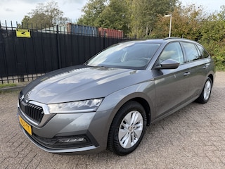 Skoda Octavia Combi 1.0 TSI Business Edition Carplay/Clima/Cruise/PDC/Trekhaak