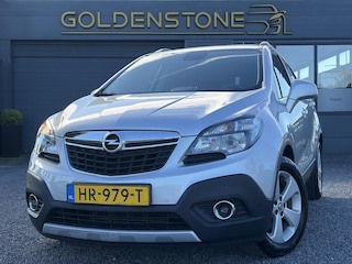 Opel Mokka 1.4 T Cosmo ✓1e Eigenaar✓Pano✓Camera✓Navi✓Leder✓Stoelverwarming✓Leder✓Trekhaak✓Dealer Onderhouden✓Pdc V+A✓6 Bak✓141pk✓Recent beurt gehad✓Bj 12-2015✓N.A.P✓Apk tot 01-2027
