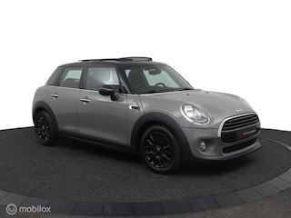 Mini Cooper 5-Deurs 1.5 Business | PANO | NAVI | CRUISE| CLIMATE| 16"
