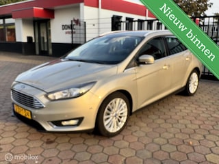 Ford Focus Wagon NIEUWSTAAT ! 1.5 Titanium Edition