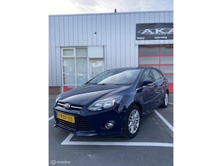 Ford Focus Wagon 1.0 EcoBoost 125pk Titanium 5-drs | Origineel NL | Distributieriem vervangen | Navi | Trekhaak | APK 01-2027