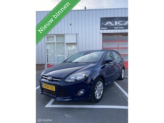 Ford Focus Wagon 1.0 EcoBoost 125pk Titanium 5-drs | Origineel NL | Distributieriem vervangen | Navi | Trekhaak | APK 01-2027