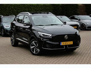 MG ZS EV Long Range Luxury 70 kWh / Panoramadak / Camera / Leder / CarPlay / Keyless / 17'' / Stoelverwarming / Dodehoek / DAB / ACC