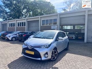 Toyota Yaris 1.5 Hybrid Dynamic Bi-Tone Navi/ Cliamte/ trekhaak