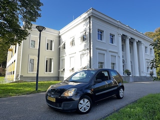Ford Fiesta 1.3-8V Champion