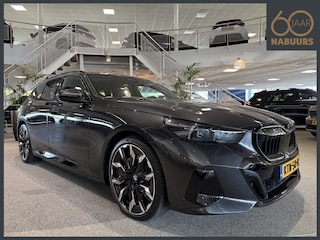 BMW 5-serie Touring 550e xDrive, M Sport Pro, B&W, Pano, M sportstoelen