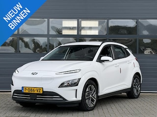 Hyundai Kona EV COMFORT 64 kWh (99% SOH) I AUTOMAAT I TREKHAAK I APPLE CARPLAY I P-CAMERA