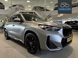 BMW X1 xDrive30e M sport, Individual Frozen Grey, Pano, HUD, H&K, 360cam