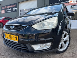 Ford Galaxy 2.0 TDCi Ghia 7 pers in automaat en leer met parkeersensoren en navigatie en bluetooth telefoon en airco