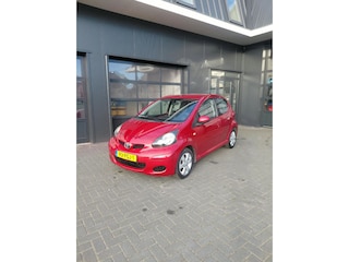 Toyota Aygo 1.0-12V Aspiration Red Navigator