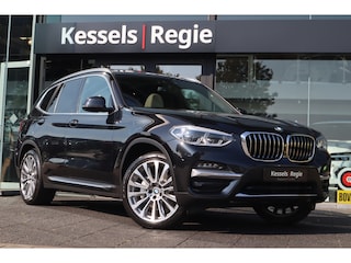 BMW X3 xDrive30e Luxury | Pano | Leer | BLIS | Sfeer | Stoel + Stuurverwarming | 360 camera | HuD | BMW Individual